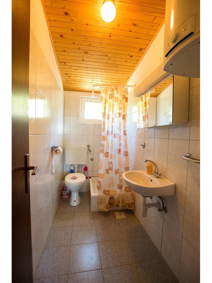Apartments Velebit Starigrad Paklenica Habitación foto